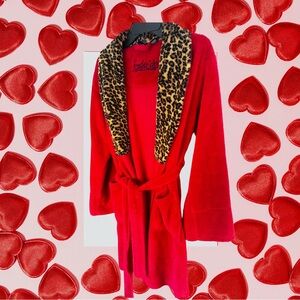 Red Leopard Trim Women's robe